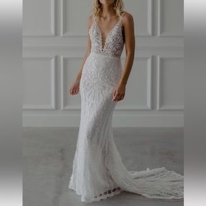 BRAND NEW NEVER WORN Made with Love Wedding Dress - Tommy! Wedding dress size 10